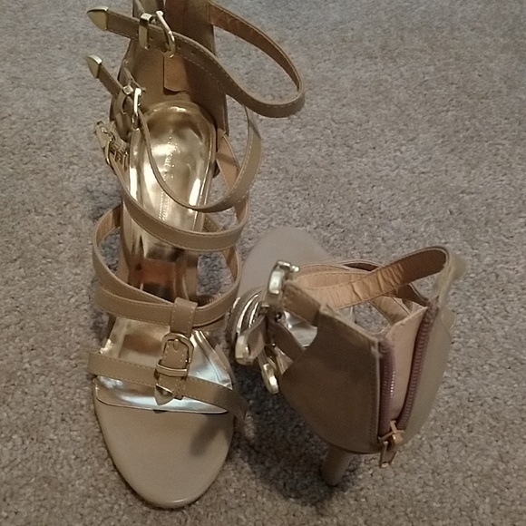 Sandals - Picture 3 of 3